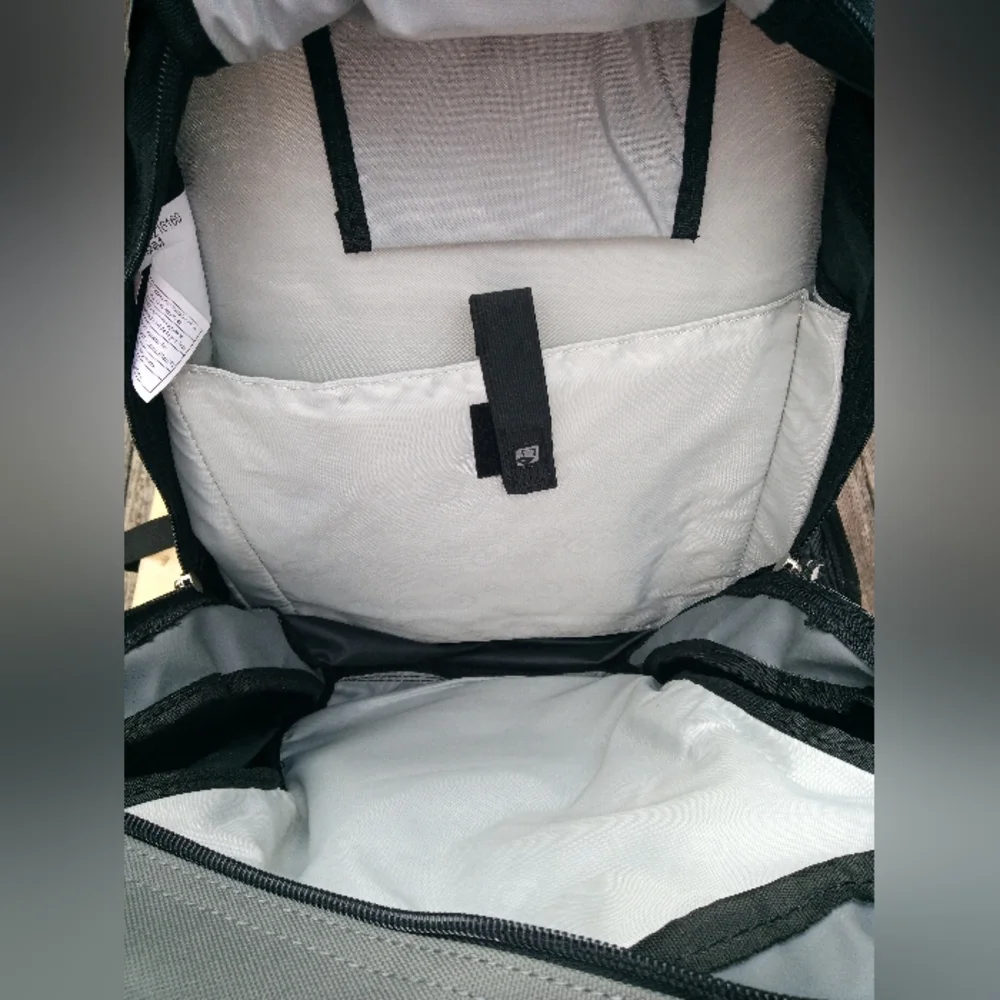 Ogio backpack - Picture 4 of 10